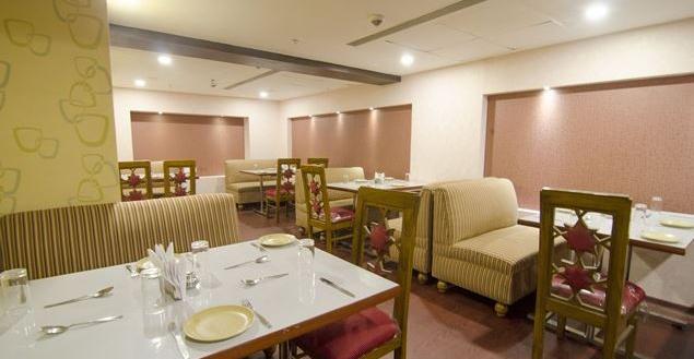 Hotel East Palace Sector V